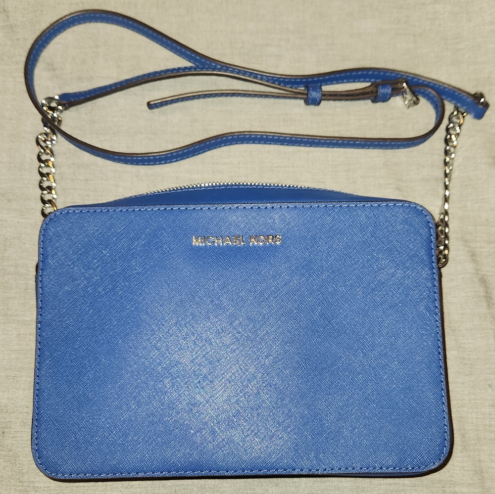 Michael Kors Jet Setter Crossbody purse